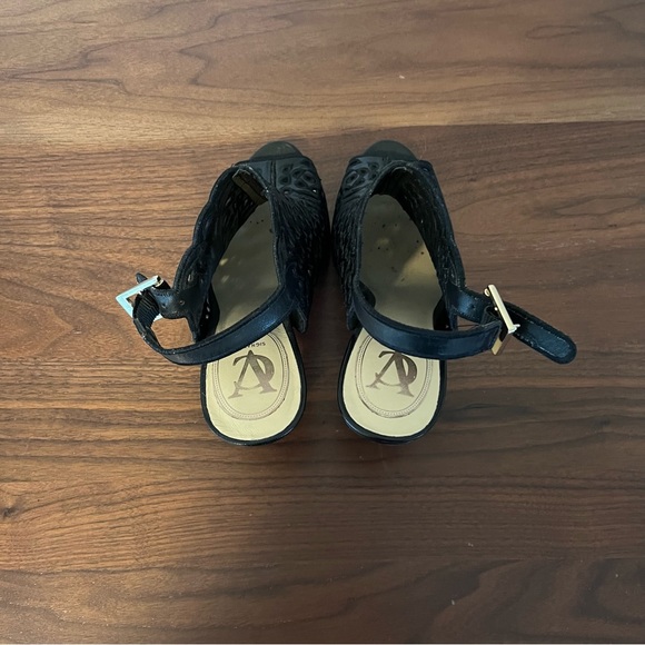 Vero Cuoio Leather Open-Toe Stiletto Heels Black size 8 - Picture 2 of 5